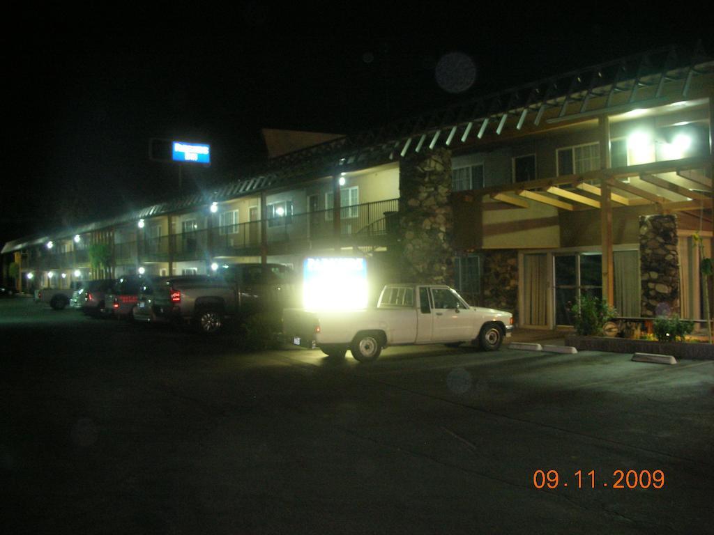 Parkside Inn Fresno Exterior foto
